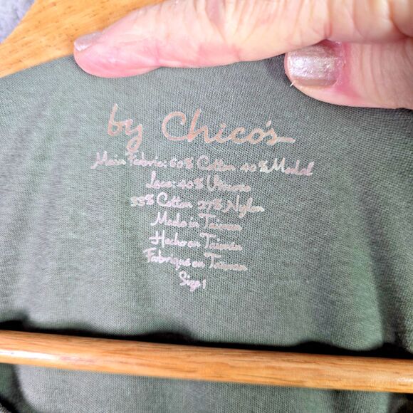 Chicos Olive Green Lace Overlay Knit Top M Long Sleeve Scoop Neck Side Slits - Picture 3 of 6